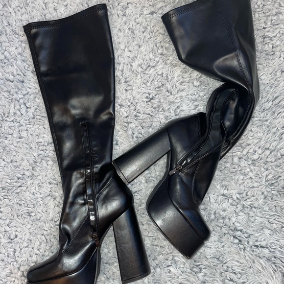 SOLD ‼️ Naked Wolfe Look-Alike Tall Boot - Picture 2 of 5